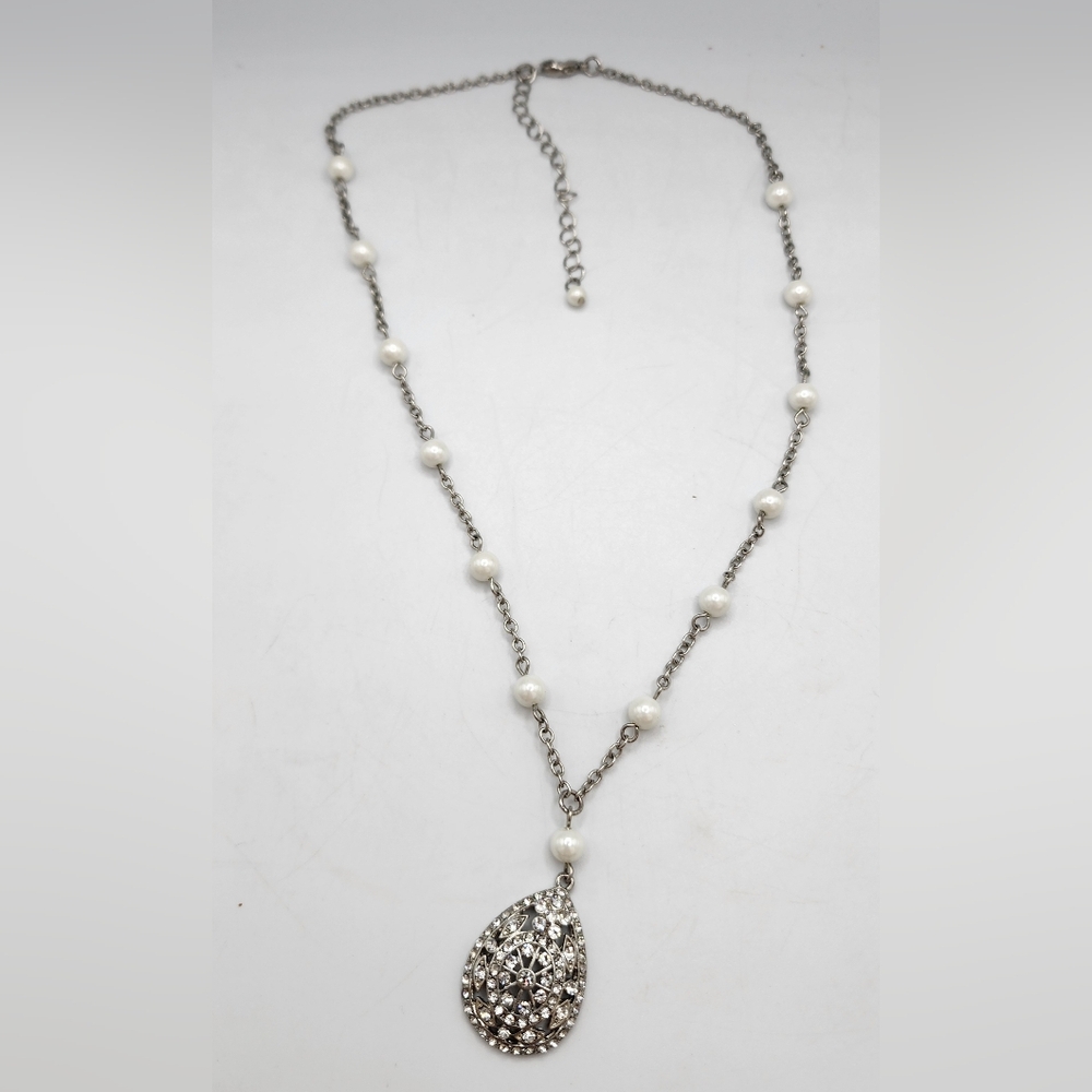 Elegant Silver Tone Rhinestone Teardrop Pendant Necklace Faux Pearl 17.5" 3" Ext